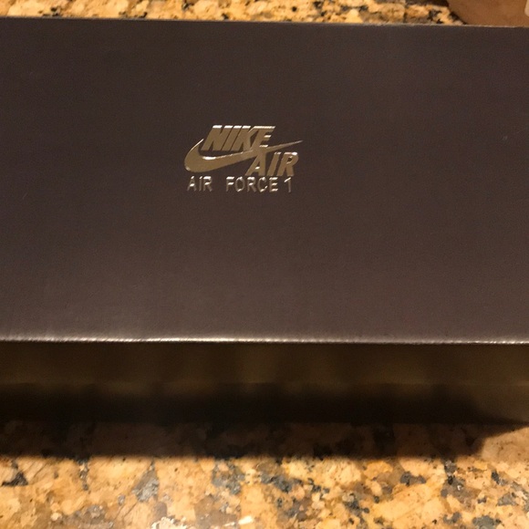 NIKE
AIR FORCE 1 '07 JEWEL PREMIUM - Picture 2 of 6